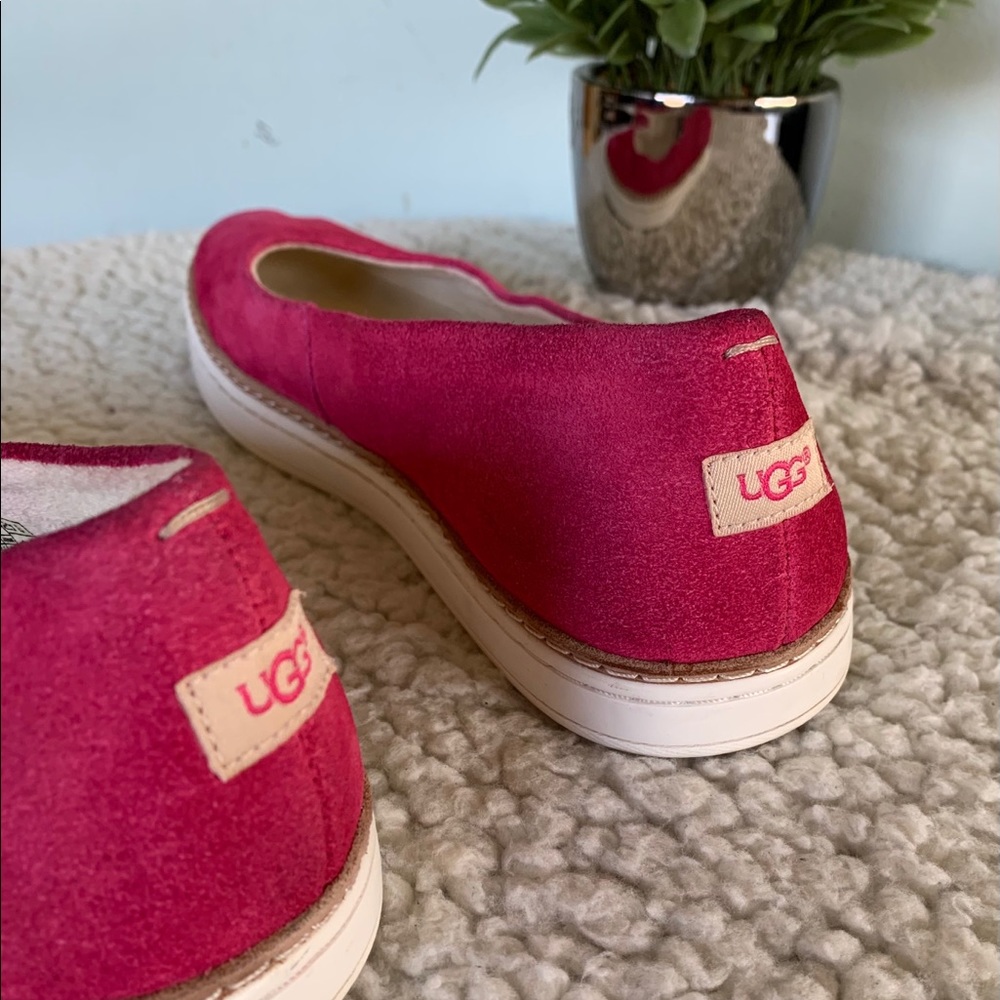 UGG flats - Picture 6 of 9